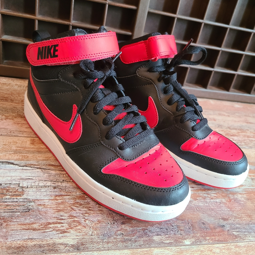 Nike Court Kids Black and Red Sneakers Size 6.5Y